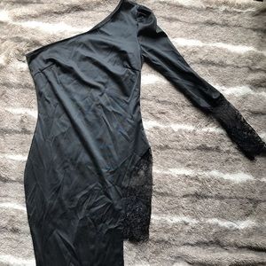 One shoulder dress